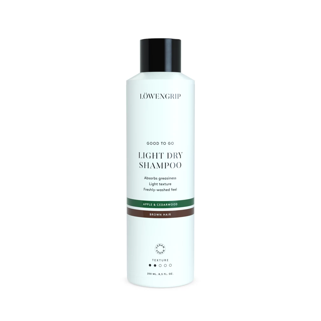 Löwengrip - Good To Go Light Apple & Cedarwood Dry Shampoo For Brown Hair 250 ml på KICKS.se