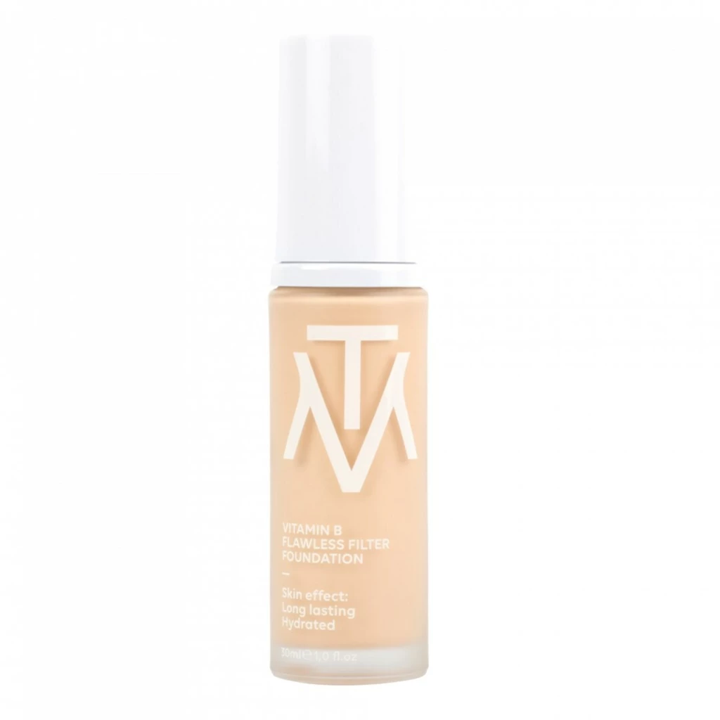 MAKETHEMAKE - Vitamin B Flawless Filter Foundation N2 på KICKS.se