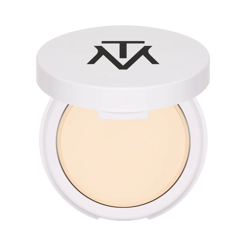 MAKETHEMAKE - Silky-Soft Compact Powder C1 på KICKS.se
