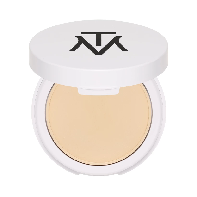 MAKETHEMAKE - Silky-Soft Compact Powder W4 på KICKS.no