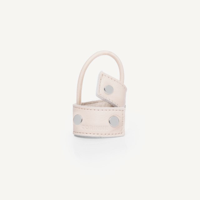 Leather Band Short Bendable Rivets Cream / Silver Rivets Leather Band Short Bendable Rivets Cream / Silver Rivets