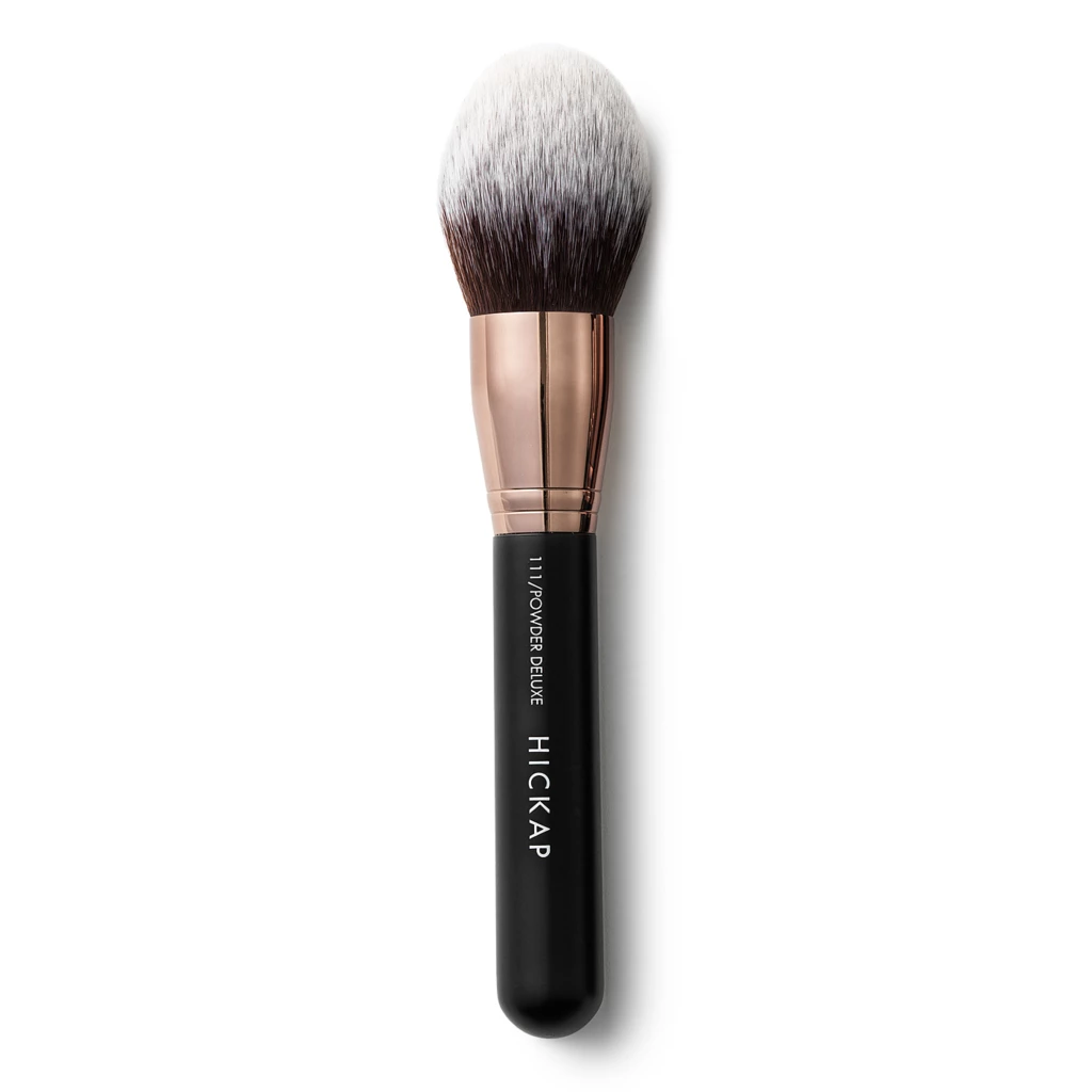 Hickap - 111/Powder Deluxe Brush på KICKS.se