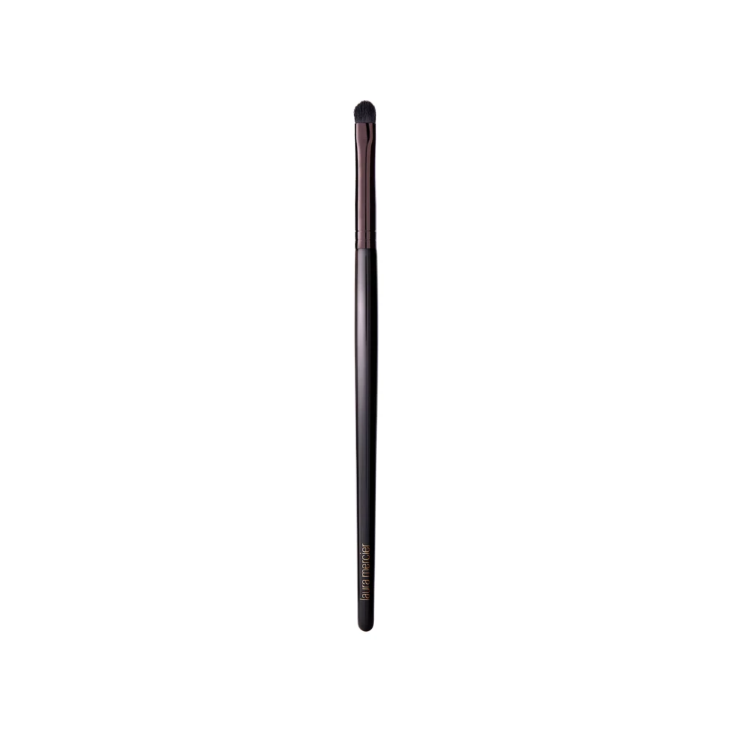 Laura Mercier - Smudge Eye Brush på KICKS.no
