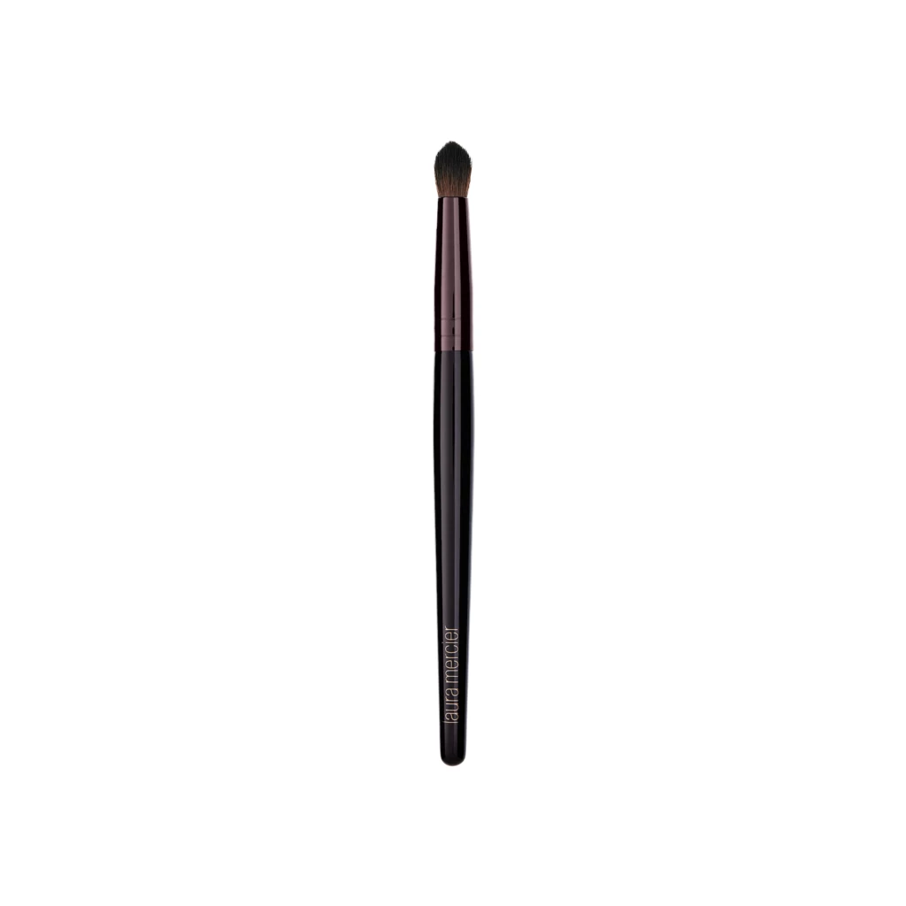 Laura Mercier - Eye Crease Brush på KICKS.se