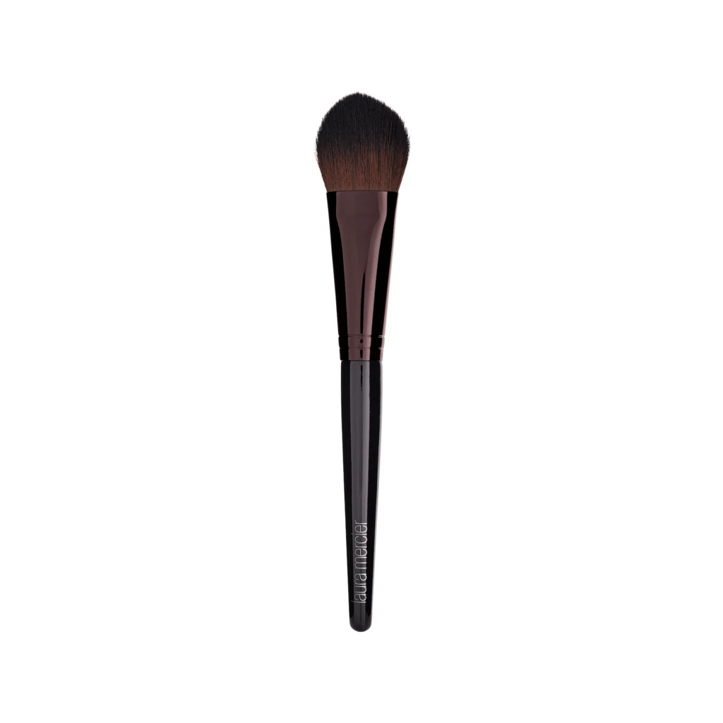 Laura Mercier - Cheek Colour Brush på KICKS.no
