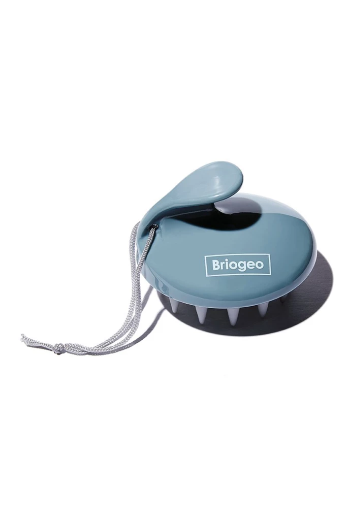 Briogeo - Scalp Revival™ Stimulating Therapy Massager på KICKS.se