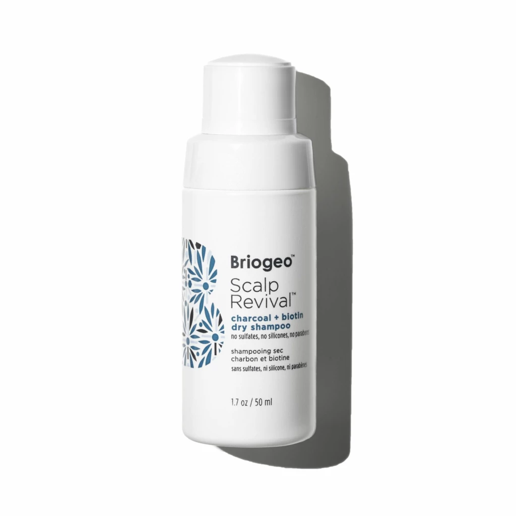Briogeo - Scalp Revival Charcoal + Biotin Dry Shampoo 50 mlosoitteessa Kicks.fi