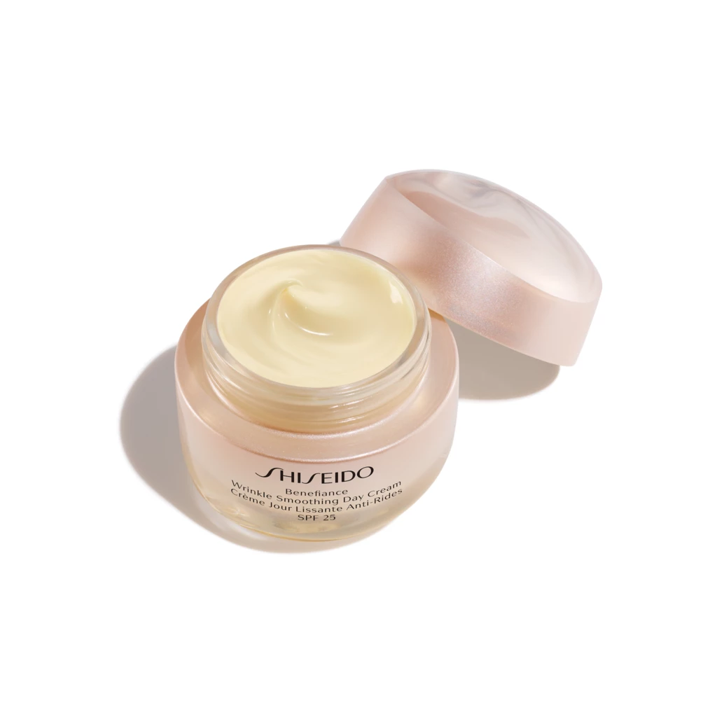 Shiseido - Benefiance Wrinkle Smoothing Day Cream SPF25 50 ml på KICKS.se