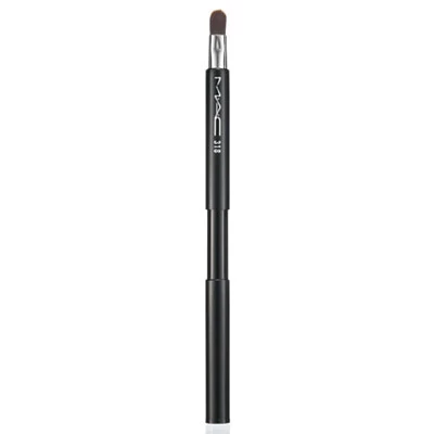 MAC - 318 Synthetic Retractable Lip Brush på KICKS.no