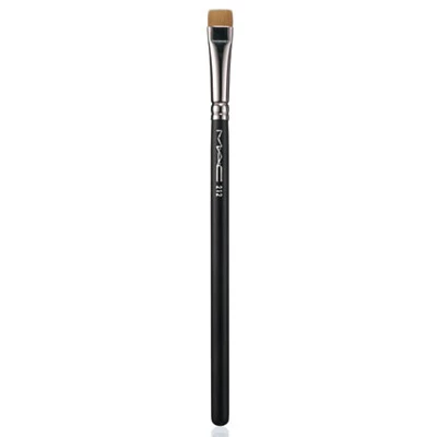 MAC - 212 Synthetic Flat Definer Brush på KICKS.se