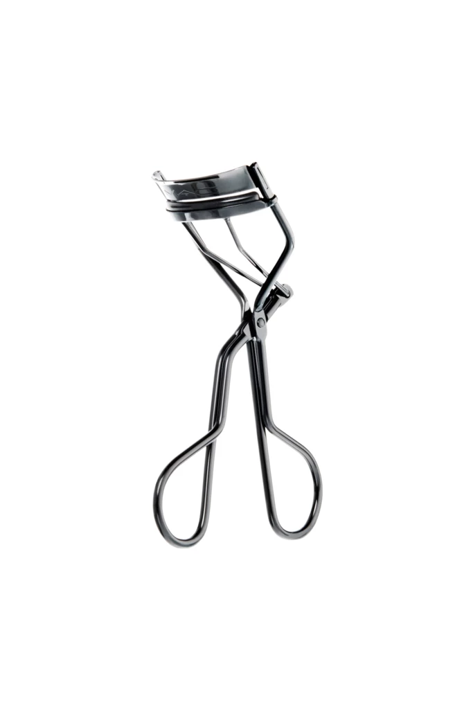 MAC - Full Lash Curler på KICKS.no