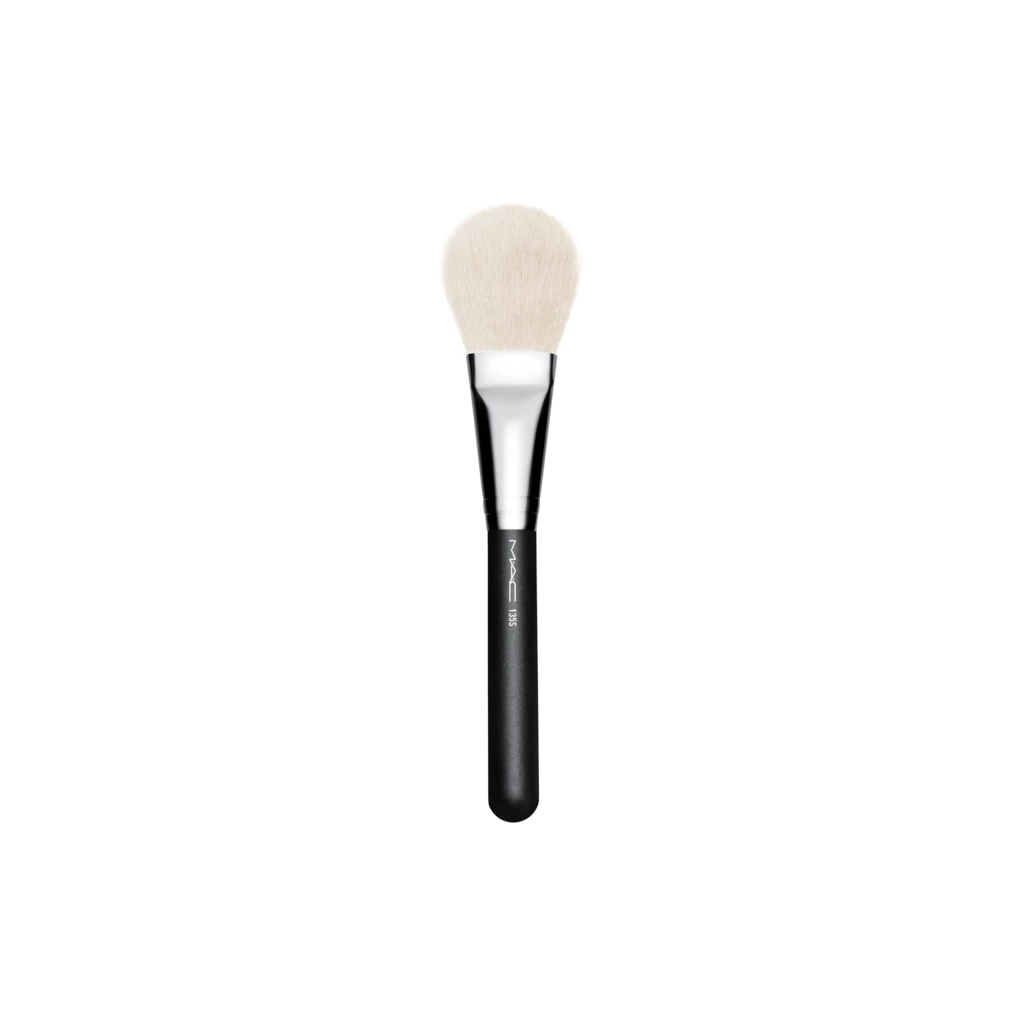 MAC - 135 Synthetic Large Flat Powder Brushosoitteessa Kicks.fi