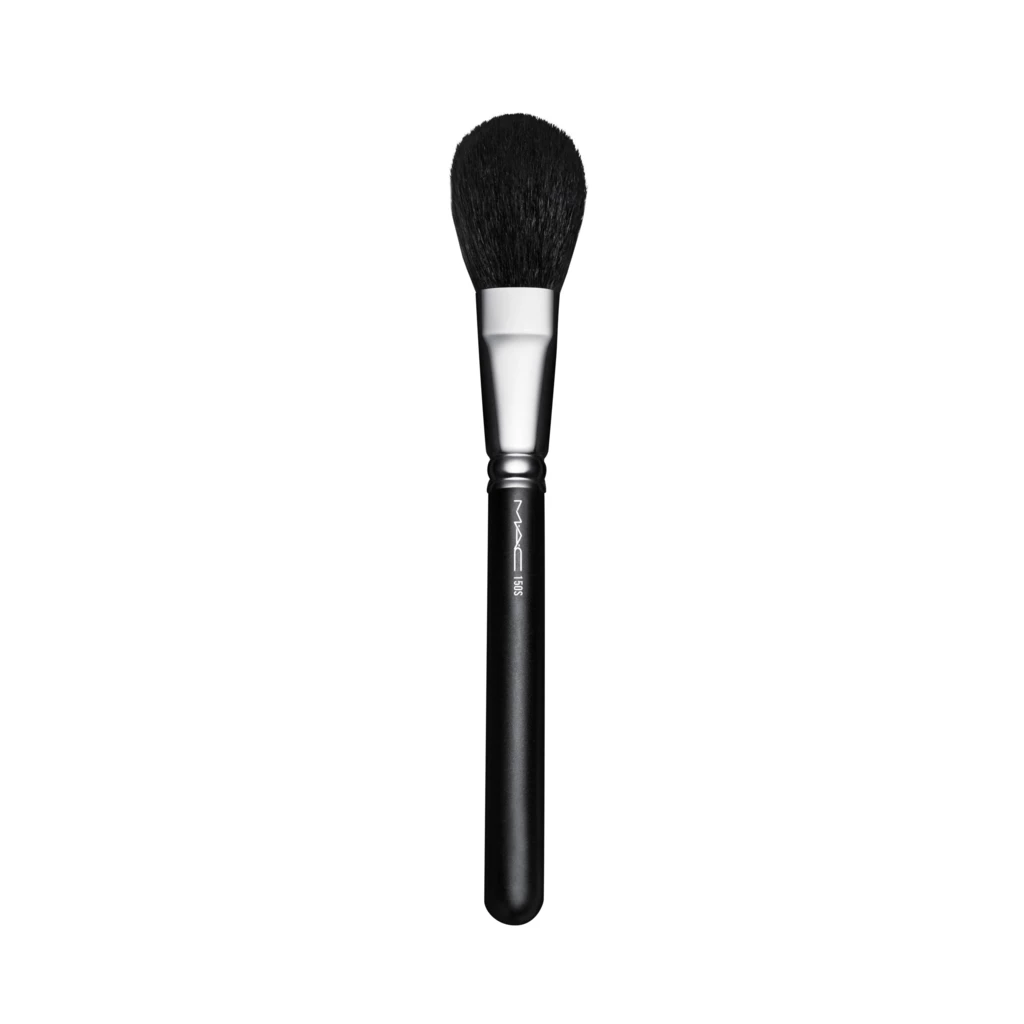 MAC - 150 Synthetic Large Powder Brush på KICKS.se