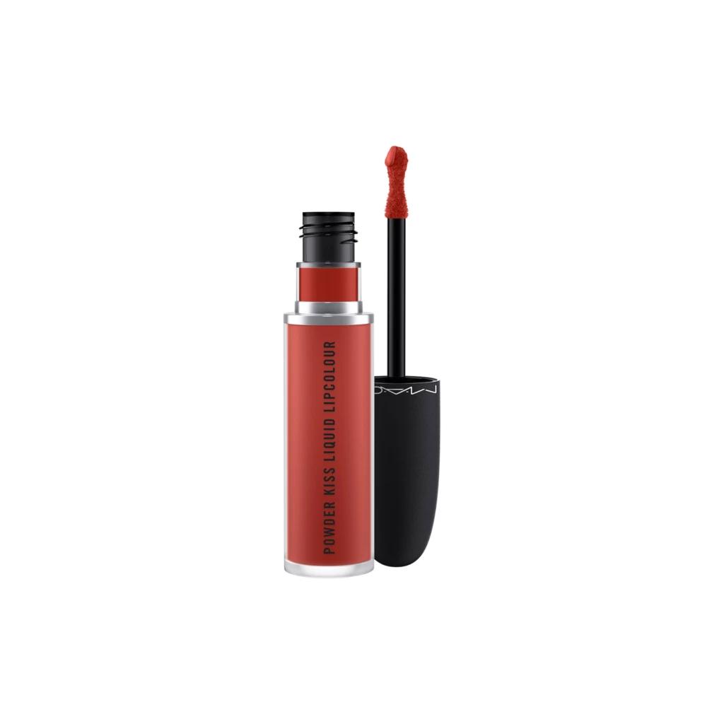 MAC - Powder Kiss Liquid Lipcolour Devoted To Chili på KICKS.no