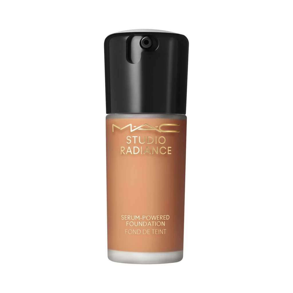 MAC - Studio Radiance Serum Powered Foundation NW 45 på KICKS.se