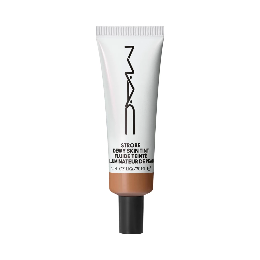 MAC - Strobe Dewy Skin Tint Deep 2 på KICKS.se