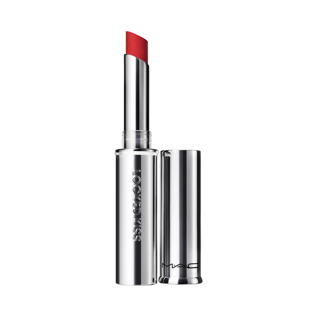 MAC - Locked Kiss 24HR Lipstick Ruby True på KICKS.se