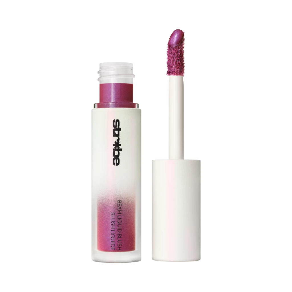 MAC - Strobe Beam Liquid Blush 9 Magic Aura på KICKS.no