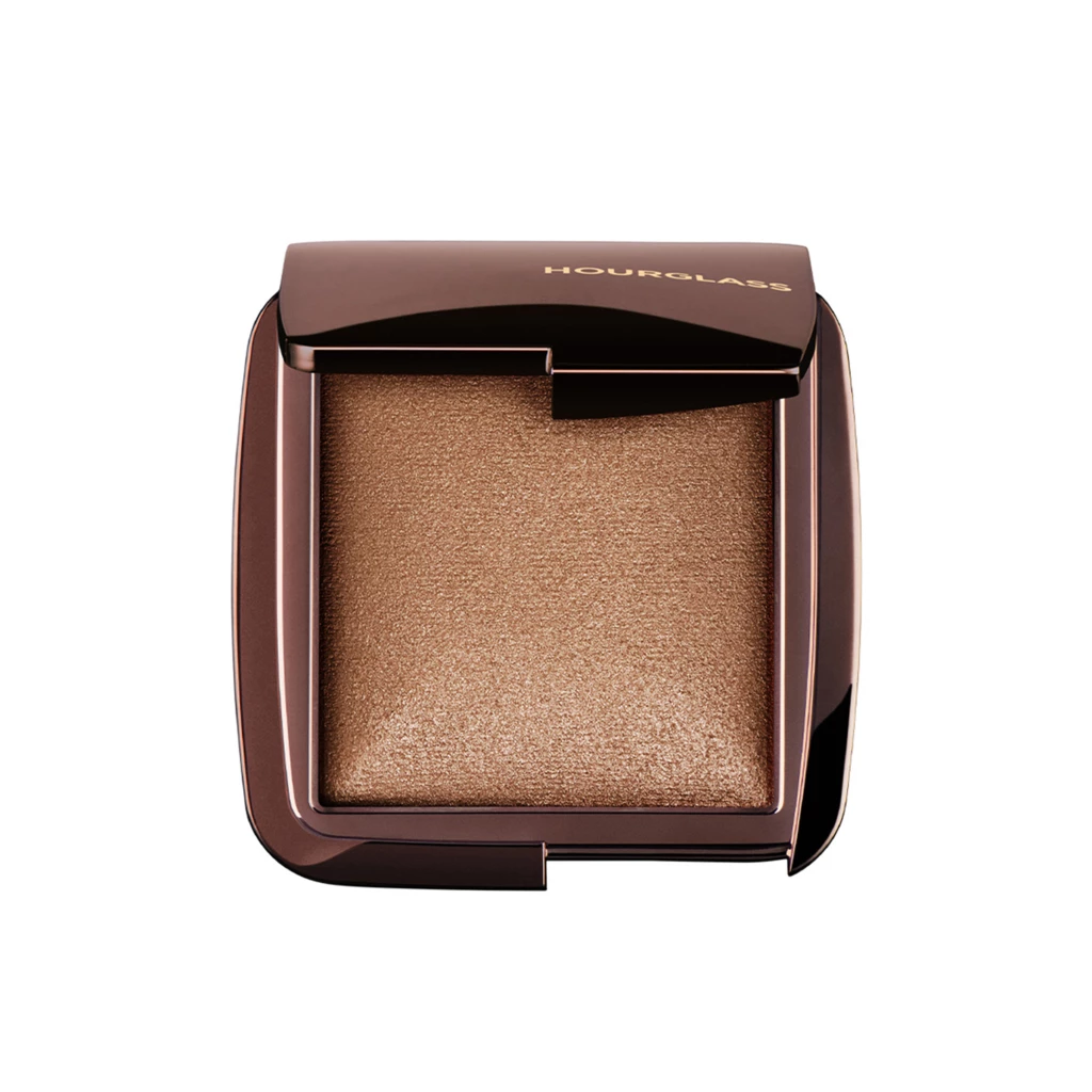 Hourglass - Ambient Lighting Powder Eternal Light på KICKS.se