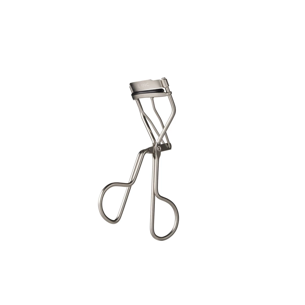 Rose Inc - Essential Eyelash Curler på KICKS.no