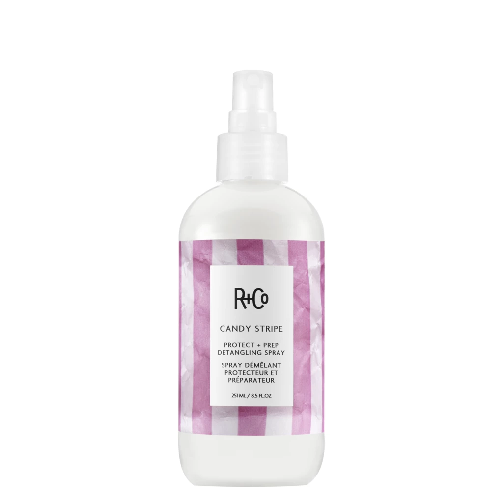 R+Co - Candy Stripe Protect+Prep Det. Spray 251 ml på KICKS.se