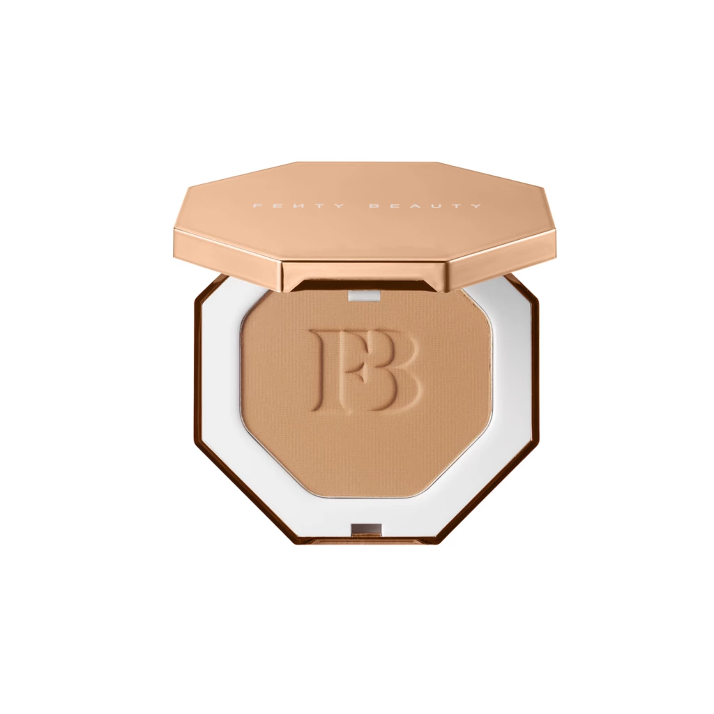 Fenty Beauty - Sun Stalk'r Instant Warmth Bronzer Shady Biz på KICKS.se
