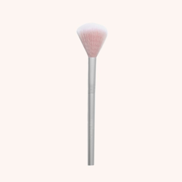 Skin2Skin Classic Fan Brush Skin2Skin Classic Fan Brush