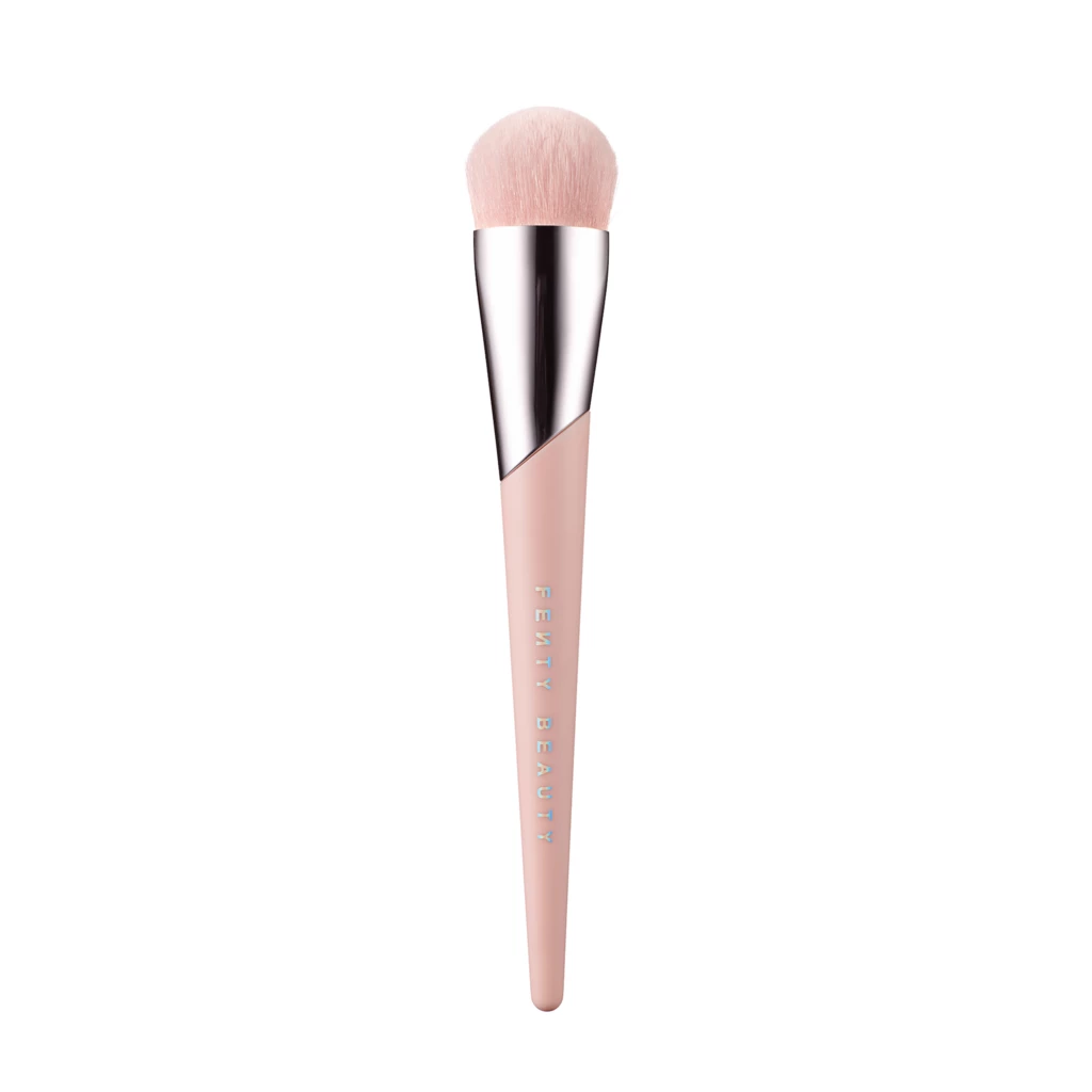 Fenty Beauty - Full-Bodied Foundation Brush 110osoitteessa Kicks.fi