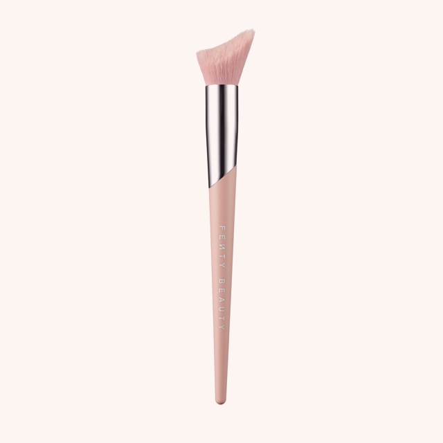 Cheek-Hugging Highlight Brush 120 Cheek-Hugging Highlight Brush 120