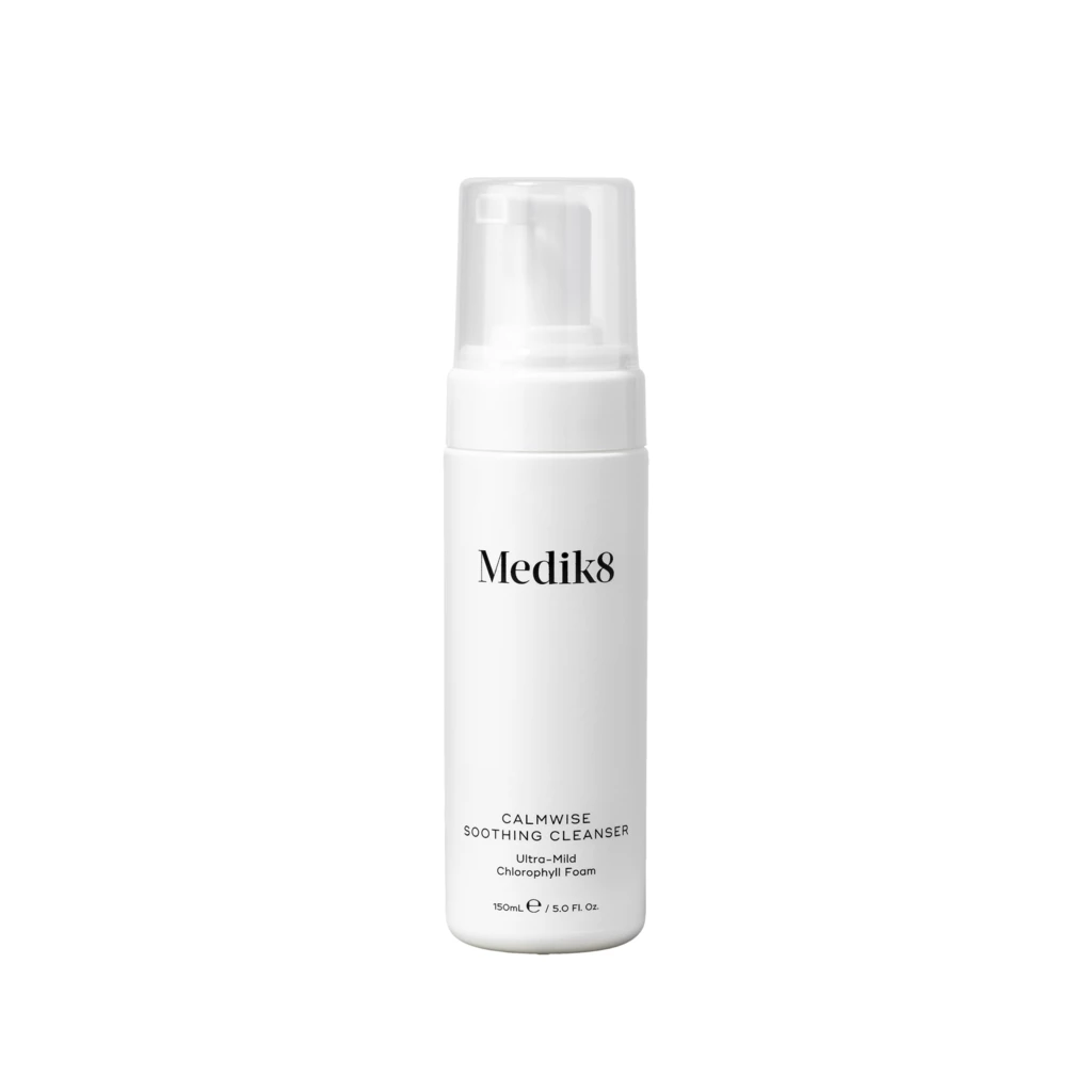 Medik8 - Calmwise Soothing Cleanser 150 ml på KICKS.no