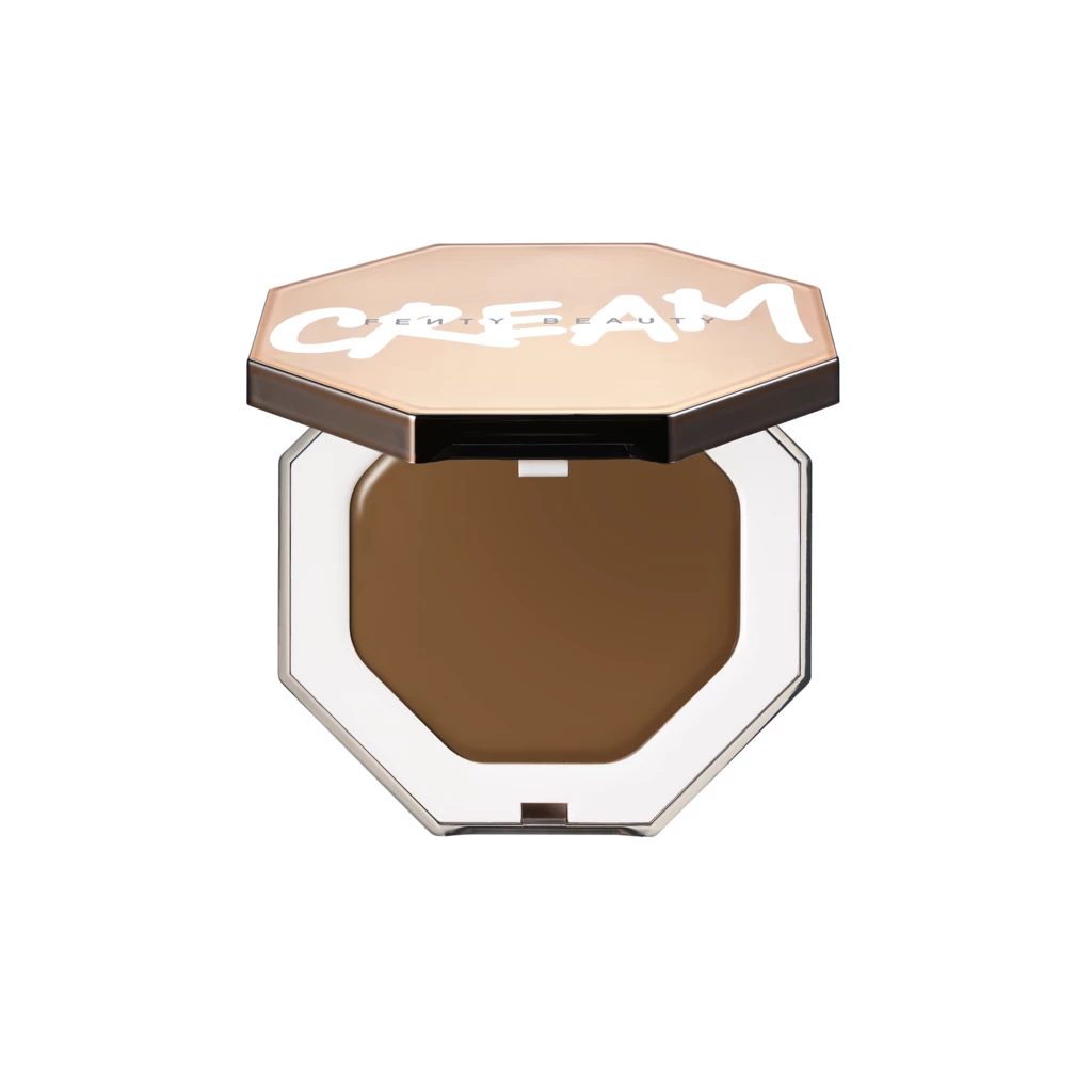 Fenty Beauty - Cheeks Out Freestyle Cream Bronzer Teddy på KICKS.se