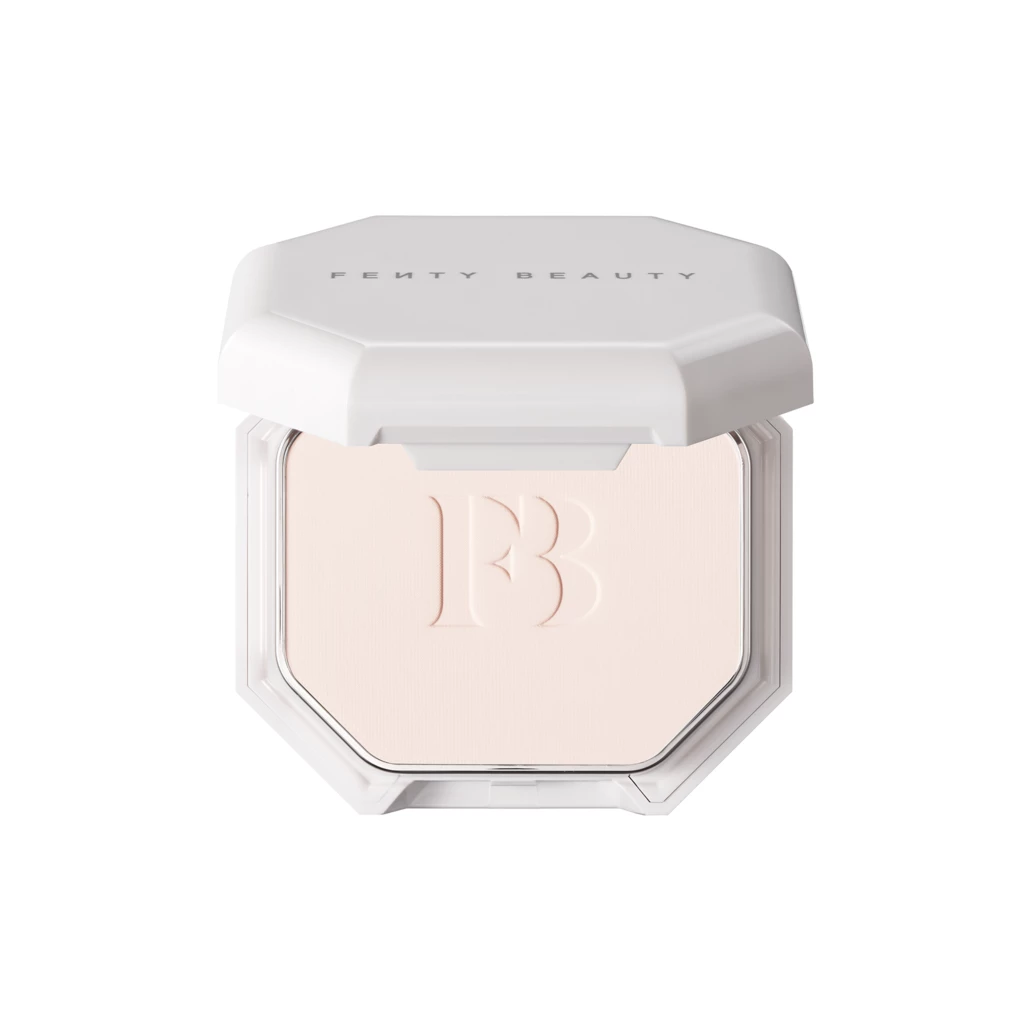Fenty Beauty - Pro Filt'r Soft Matte Powder Foundation 100 på KICKS.se