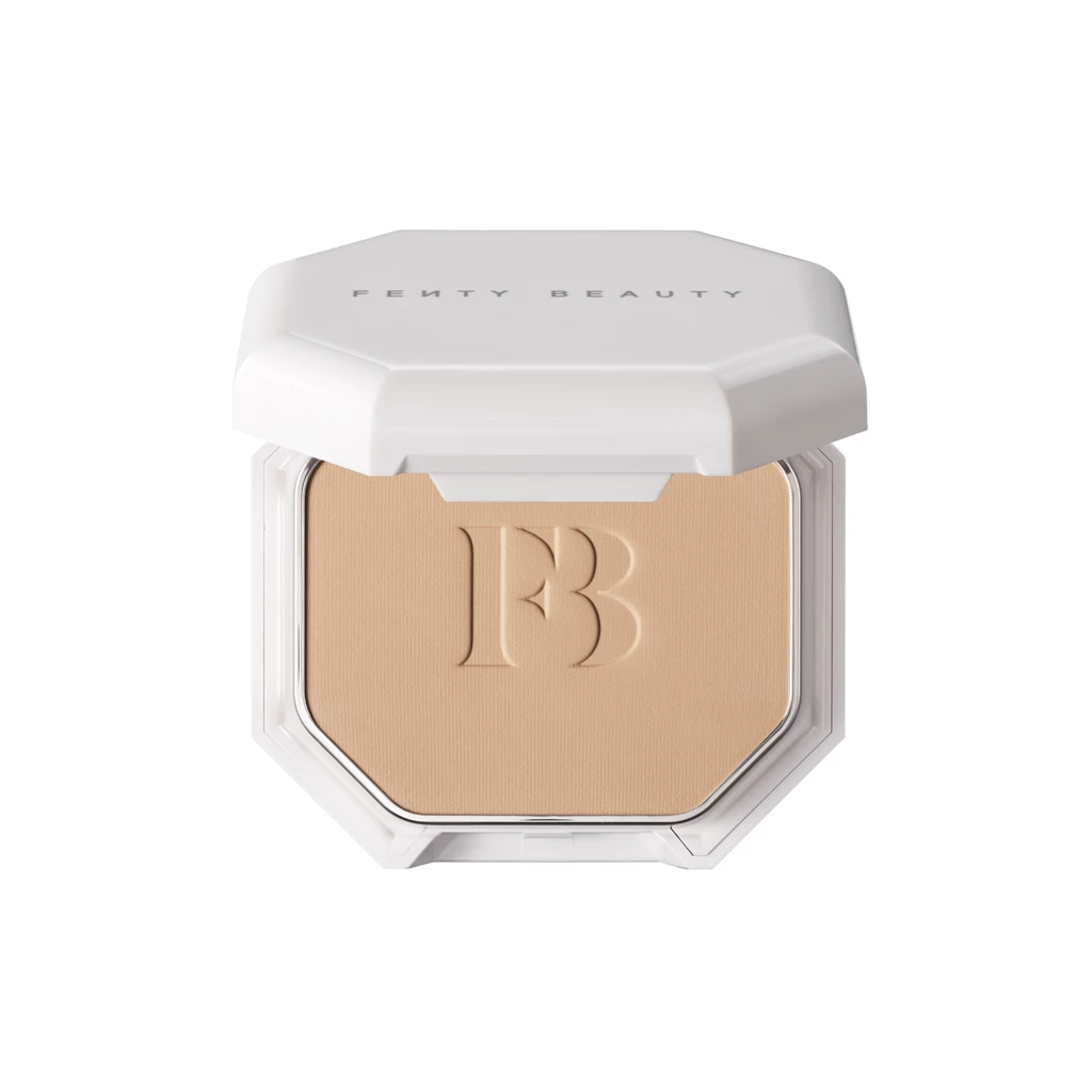 Fenty Beauty - Pro Filt'r Soft Matte Powder Foundation 260 på KICKS.se
