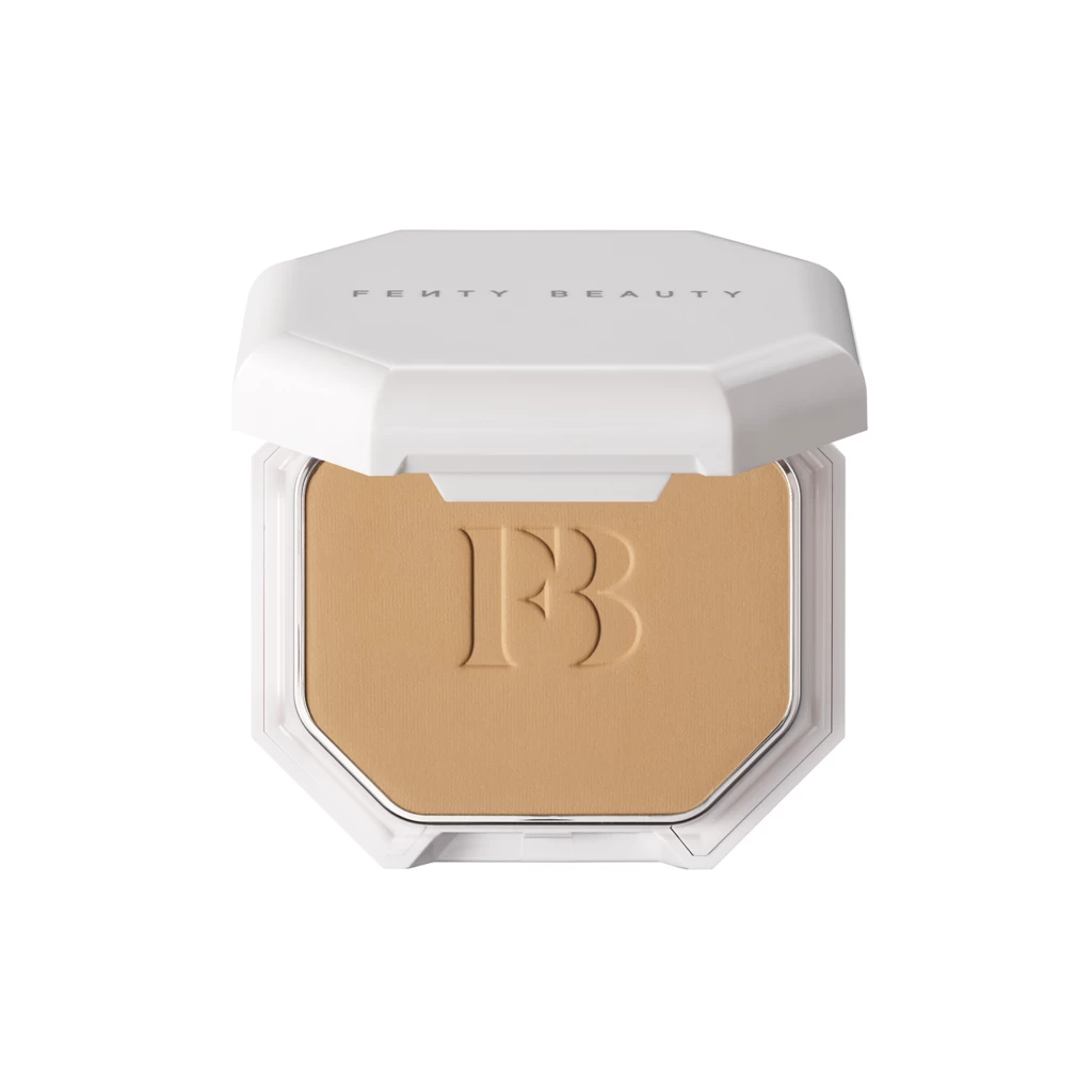 Fenty Beauty - Pro Filt'r Soft Matte Powder Foundation 310 på KICKS.se