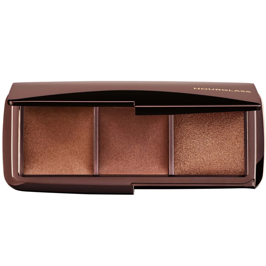 Hourglass - Ambient Lighting Palette Volume III på KICKS.se