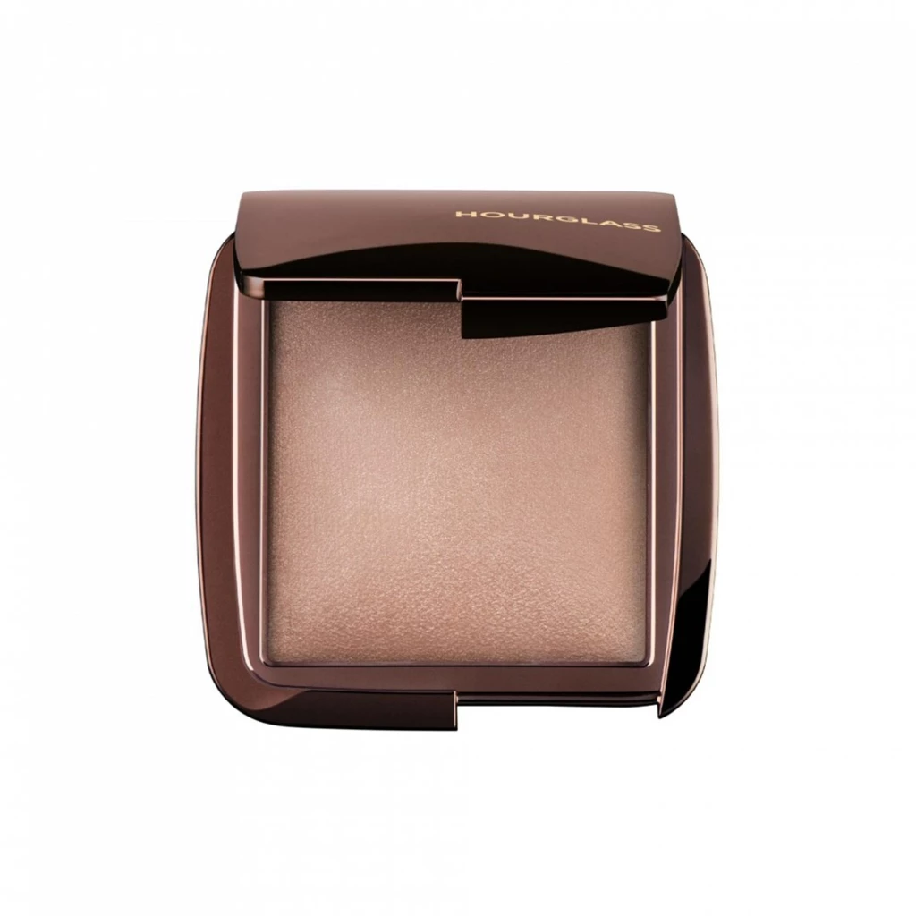 Hourglass - Ambient Lighting Powder Dim Light på KICKS.se