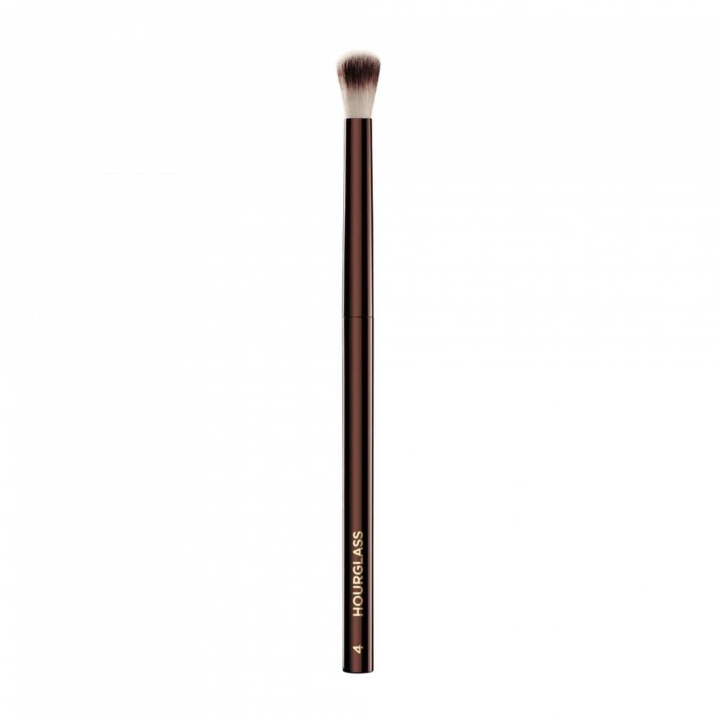 Hourglass - Brush No 4 - Crease på KICKS.se