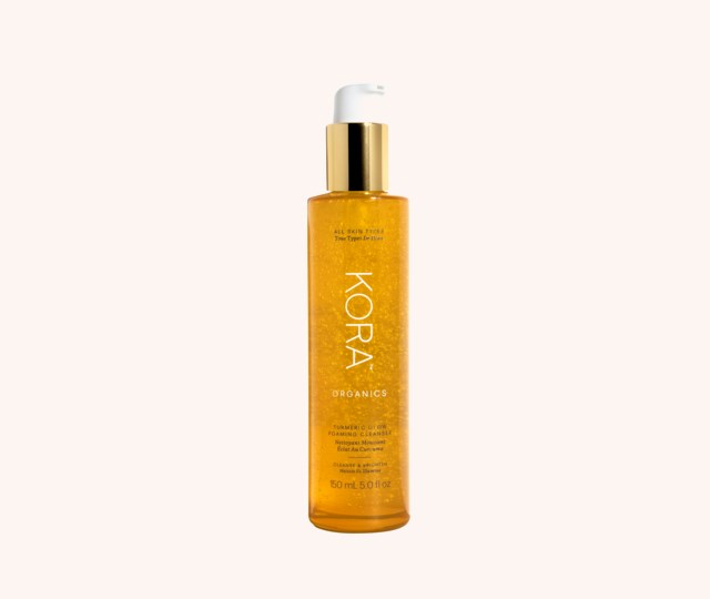 Turmeric Glow Foaming Face Cleansing Gel 150 ml Turmeric Glow Foaming Face Cleansing Gel 150 ml