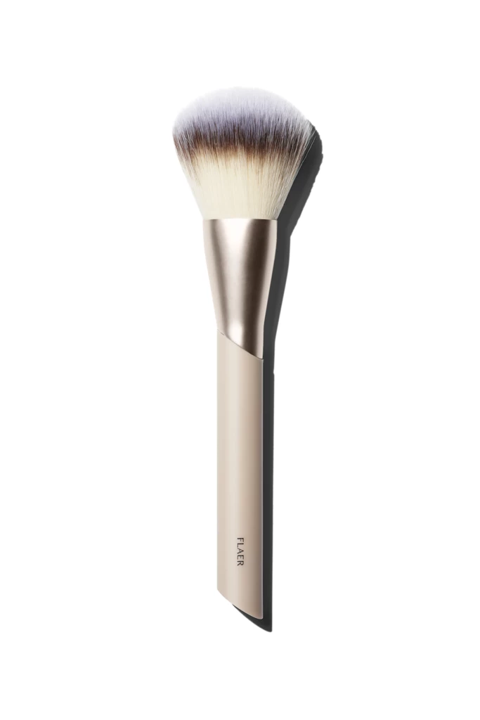 FLAER - 102 All Over Face Powder Brushosoitteessa Kicks.fi