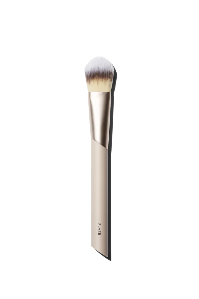 FLAER - 107 Flat Foundation Brush på KICKS.se