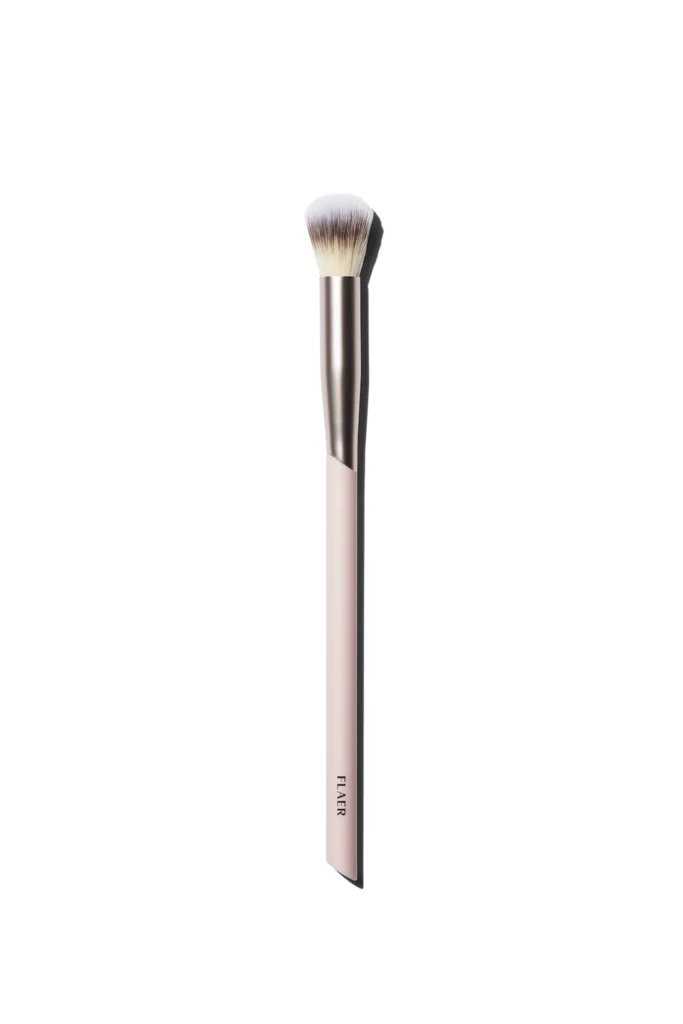 FLAER - 209 Buffing Concealer Brushosoitteessa Kicks.fi