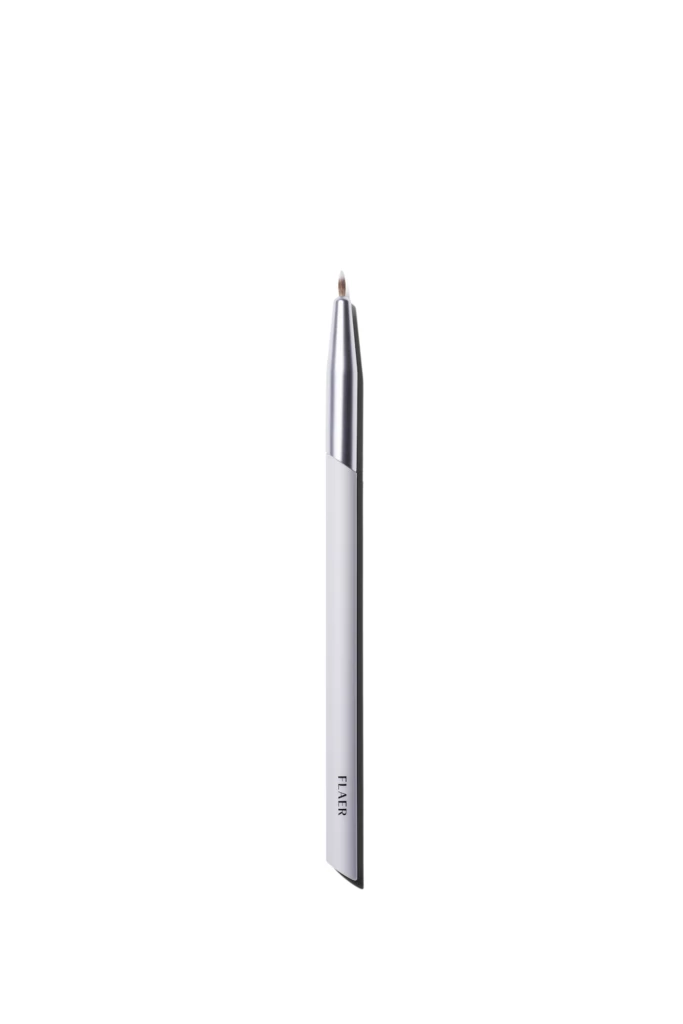 FLAER - 404 Detailed Eyeliner Brush på KICKS.se